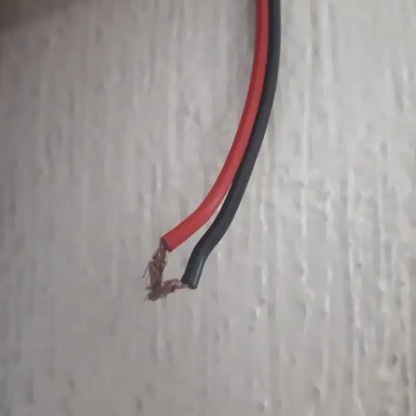 ALAMBRE PARALELO ROJO NEGRO PARA BOCINA VENDIDA X METRO PARA LUCES SIN MARCA