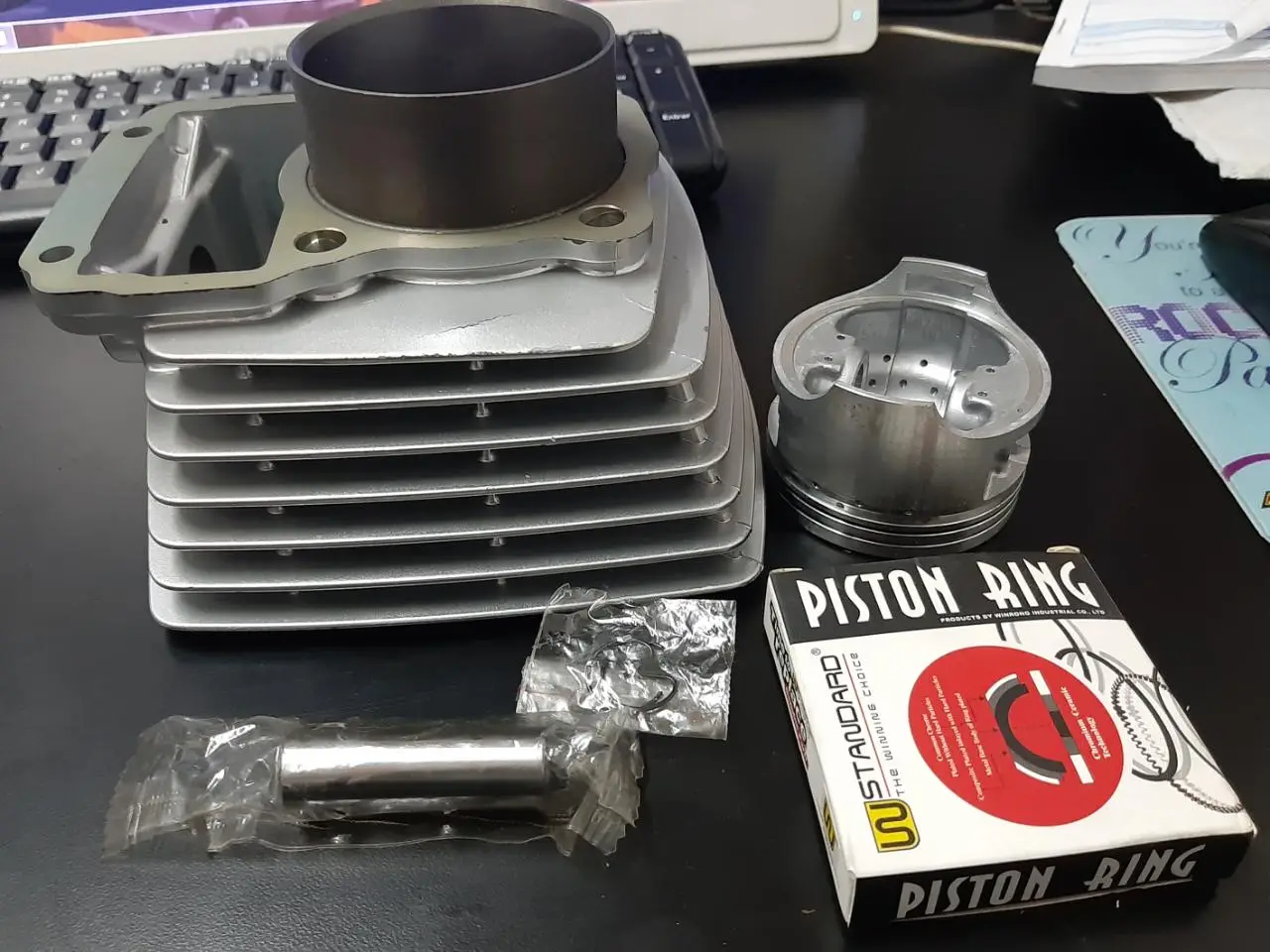 1588045771_WhatsApp20Image202019-06-0720at2011.11.2120PM.jpeg KIT CILINDRO PISTON Y ANILLOS DAKAR 200 MOTORES CHINO 200 WSTANDAR - Imagen 1