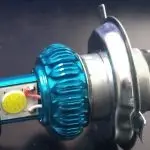 LUZ BOMBILLA H4 LED CON LUPA AL FRENTE AZUL ABAO